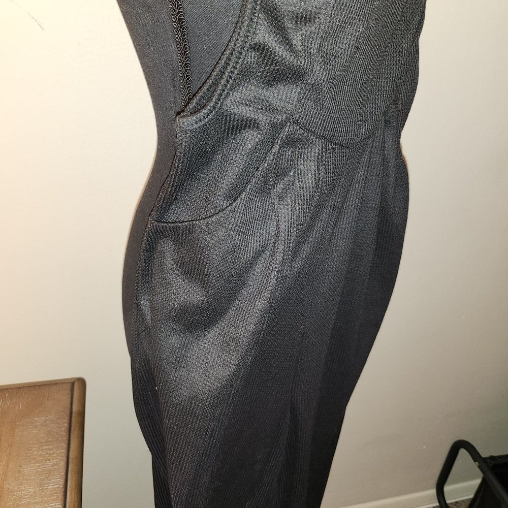 Chic Silhouette: Black Solid Wide Leg Jumpsuit - image 7